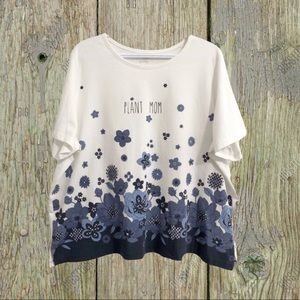 ❤️3/$30 “Plant Mom” floral tee. 2X